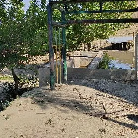 3 gekdar yer mal saklamak ucin