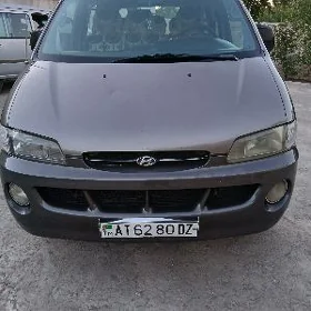 Hyundai H-1 2000