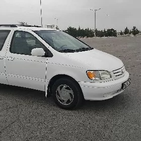 Toyota Sienna 2002