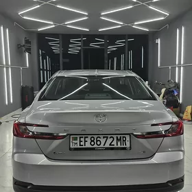Toyota Camry 2025