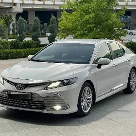 Toyota Camry 2023