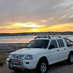 Mitsubishi L200 2005