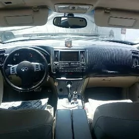Infiniti FX35 2005
