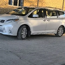 Toyota Sienna 2015