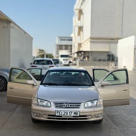Toyota Camry 2000