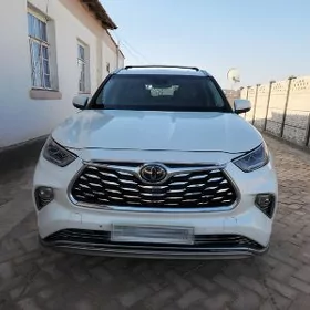 Toyota Highlander 2020