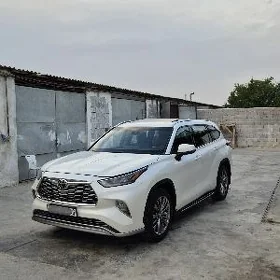 Toyota Highlander 2021