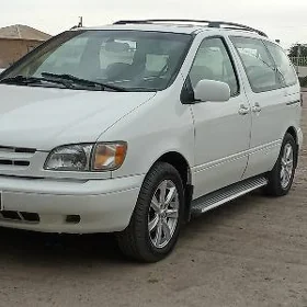 Toyota Sienna 1999