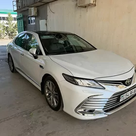 Toyota Camry 2024