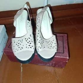 Женские туфли