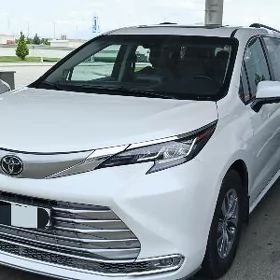 Toyota Sienna 2022