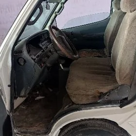 Toyota Hiace 1995