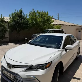 Toyota Camry 2023