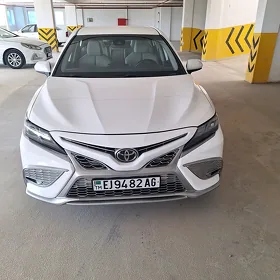 Toyota Camry 2021
