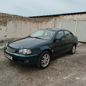 Toyota Avensis 2000