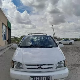 Toyota Sienna 1999