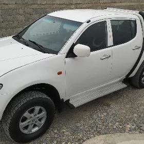 Mitsubishi L200 2009