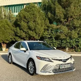 Toyota Camry 2021