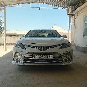 Toyota Camry 2021