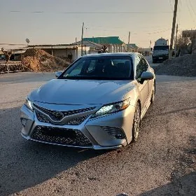 Toyota Camry 2018