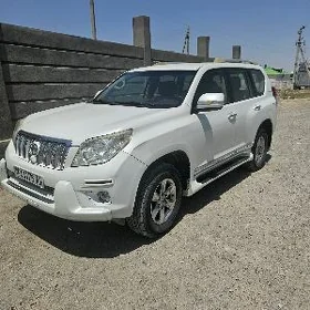 Toyota Land Cruiser Prado 2013