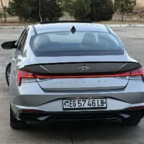 Hyundai Elantra 2022