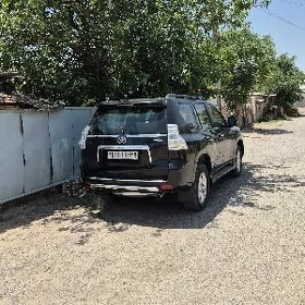 Toyota Land Cruiser Prado 2013