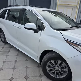 Toyota Sienna 2022