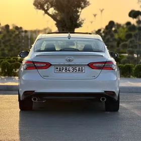 Toyota Camry 2018
