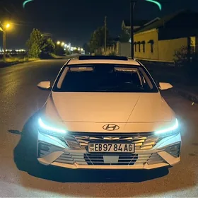 Hyundai Elantra 2025