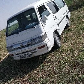 Mazda B2000 2003
