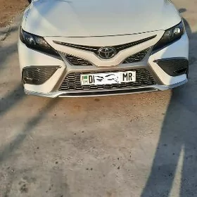Toyota Camry 2021