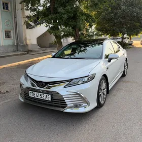 Toyota Camry 2021