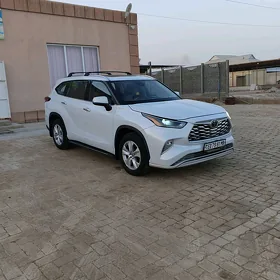 Toyota Highlander 2021