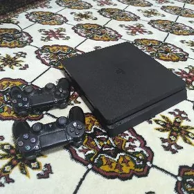 playstation 4 slim 1TB V9