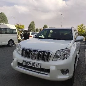 Toyota Land Cruiser Prado 2011