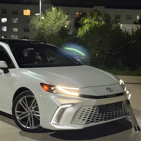 Toyota Camry 2025