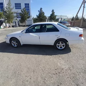 Toyota Camry 2000