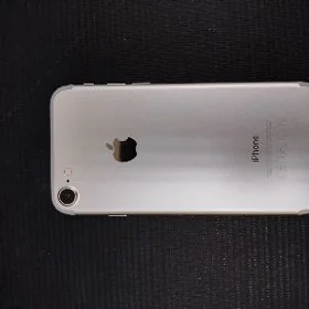 Iphone 7 (White / Silver)