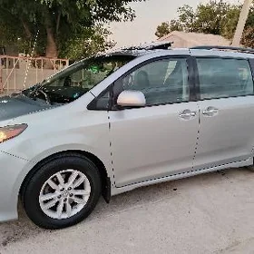 Toyota Sienna 2014