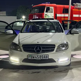 Mercedes-Benz C300 2010