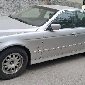 BMW E39 2000