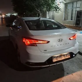 Hyundai Elantra 2020