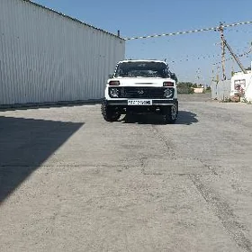 Lada Niva 2000