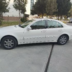 Mercedes-Benz E350 2005