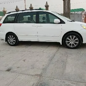 Toyota Sienna 2004