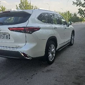 Toyota Highlander 2020