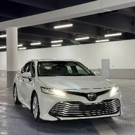 Toyota Camry 2018