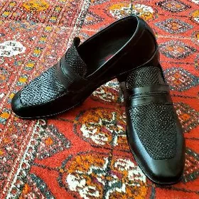 kowuş elde tikilen
