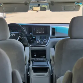 Toyota Sienna 2016